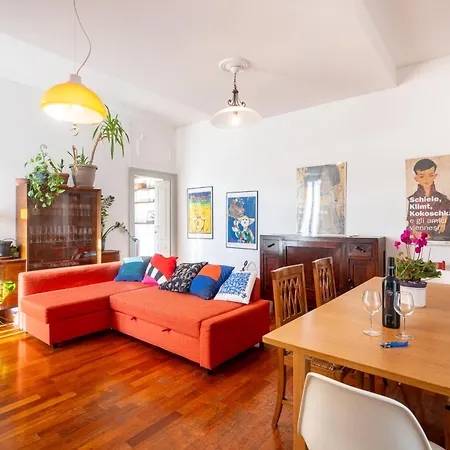 Guesthost - Lovely In Parma! Lejlighed