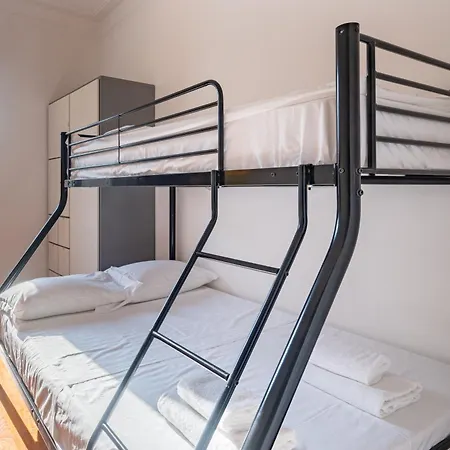 Guesthost - Lovely In Parma!