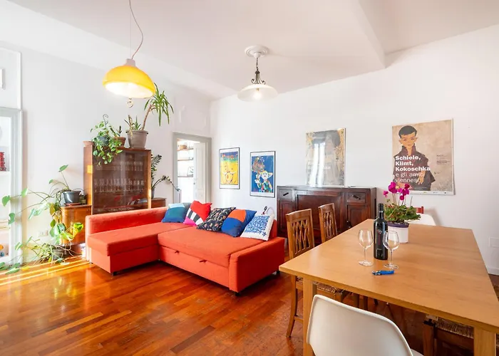 Guesthost - Lovely In Parma! Apartamento