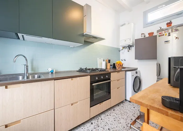 Apartamento Guesthost - Lovely In Parma! *