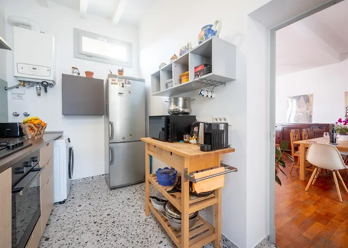 Guesthost - Lovely In Parma!