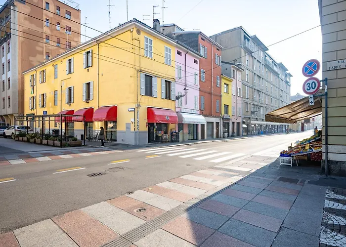 Guesthost - Lovely In Parma!